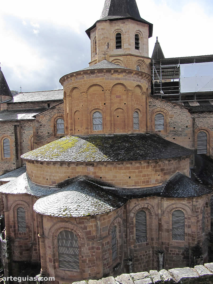 Abadía de Conques: cabecera de la iglesia con el cimborrio