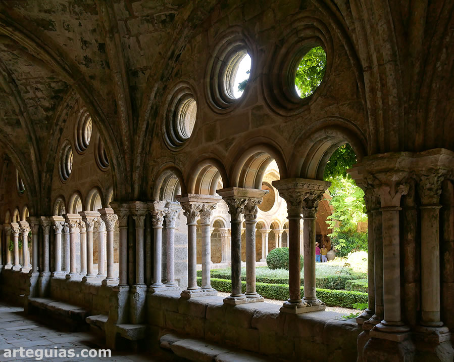 Claustro románico - gótico
