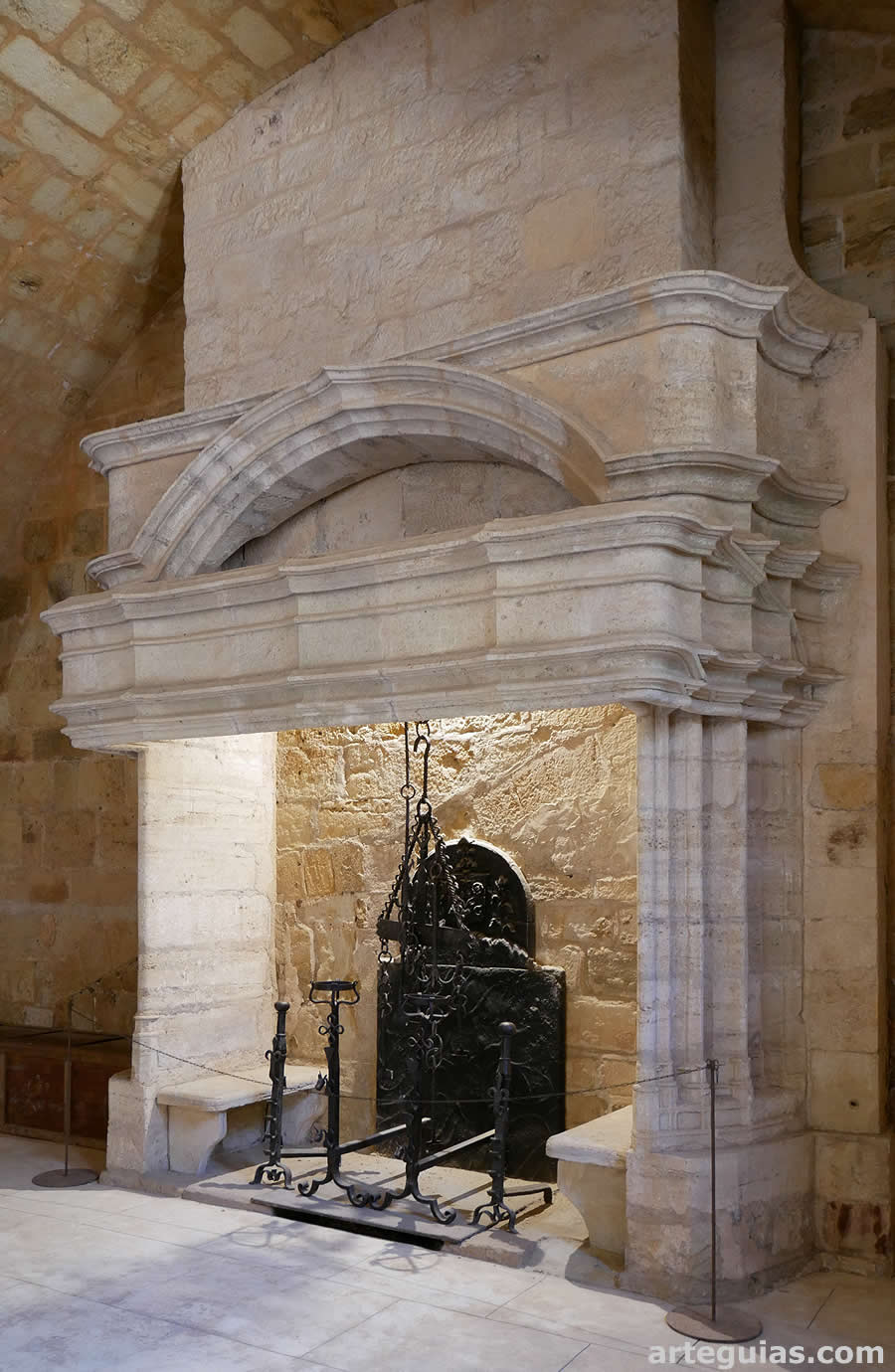 Chimenea renacentista