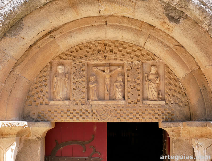 Tímpano de la puerta