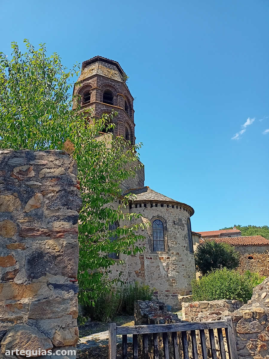 Lavaudieu: ábside y campanario