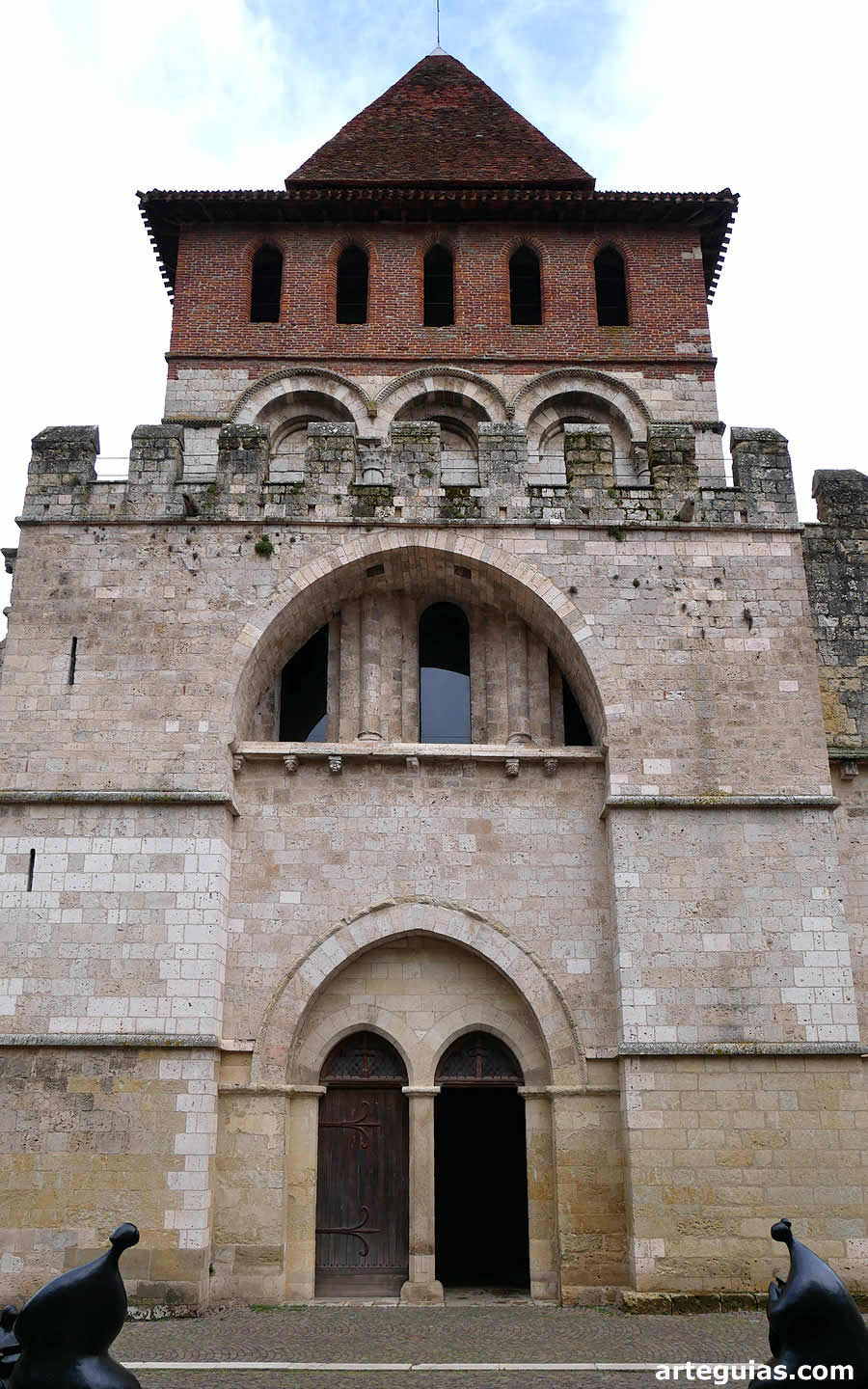 Imafronte de la iglesia abacial