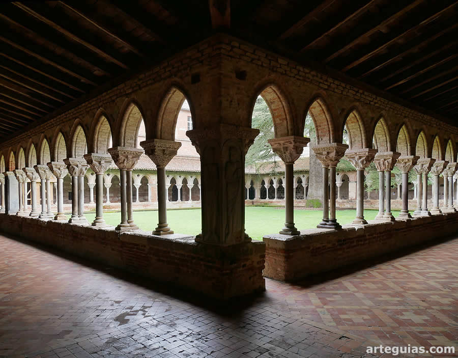 Claustro de la Abad&iacute;a de San Pedro de Moissac