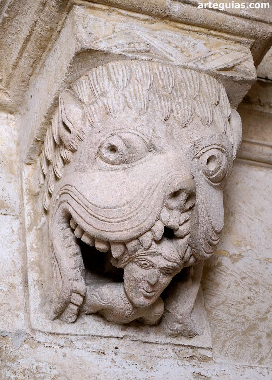 Ménsula del claustro