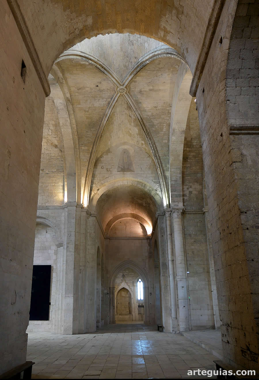 Transepto de la iglesia románica