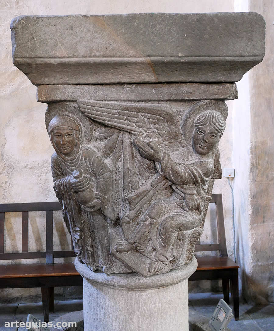 Una de las MAr&iacute;as con el &aacute;ngel