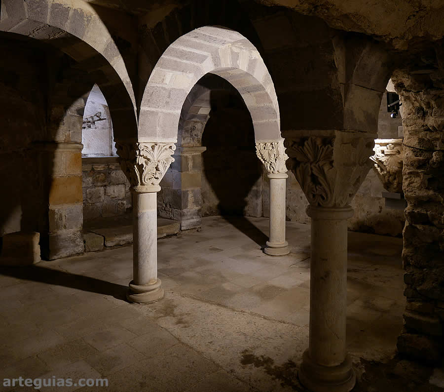 Cripta de la abad&iacute;a de Mozac