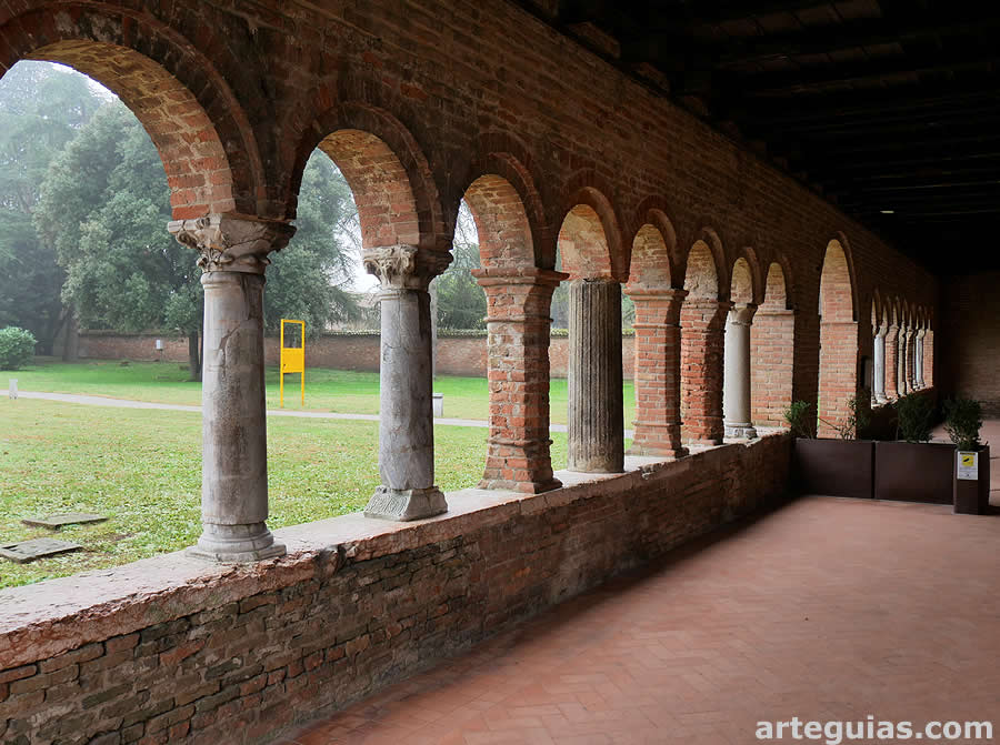 Arquer&iacute;a del Palacio de la Raz&oacute;n