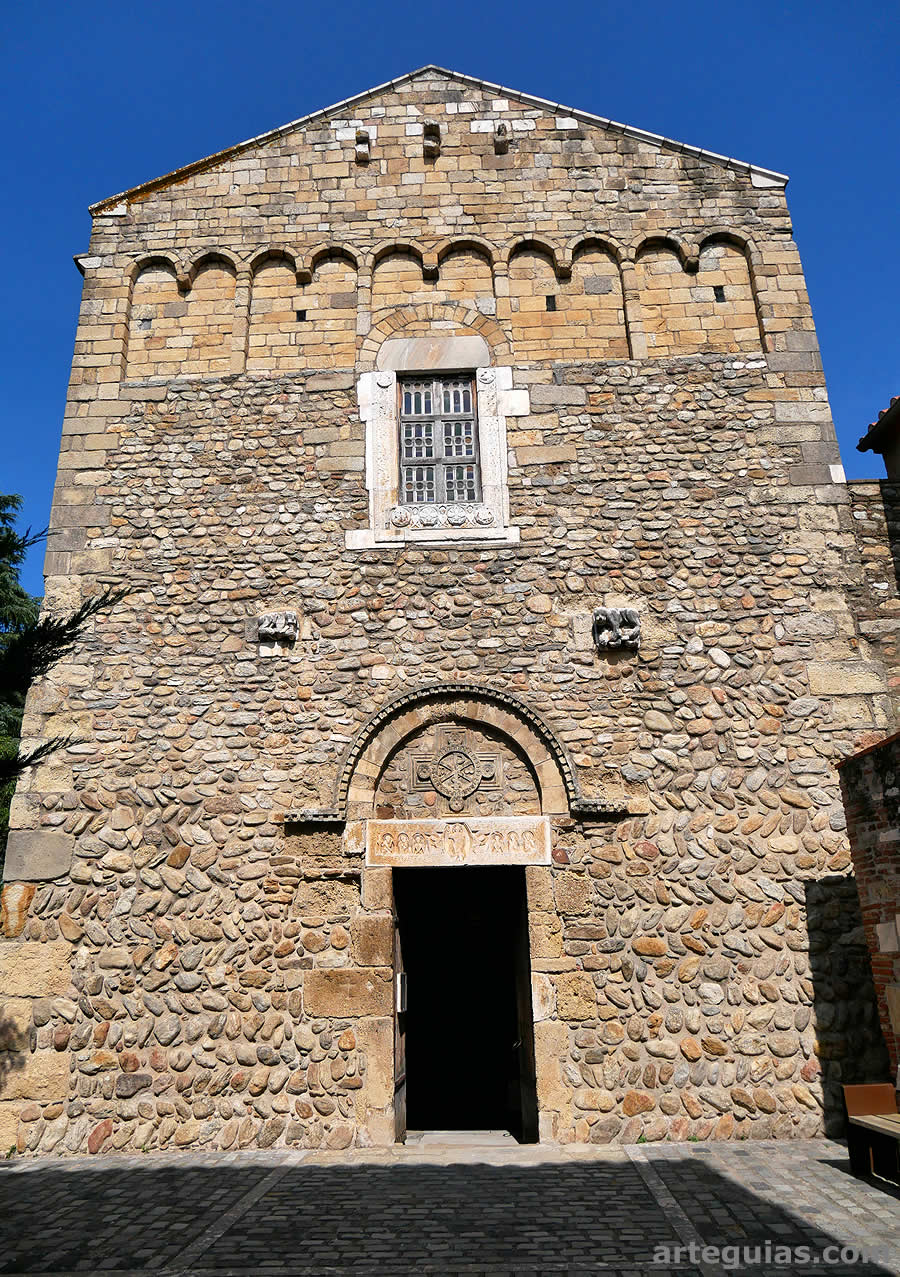 Fachada de la iglesia de Saint-André de Sorède