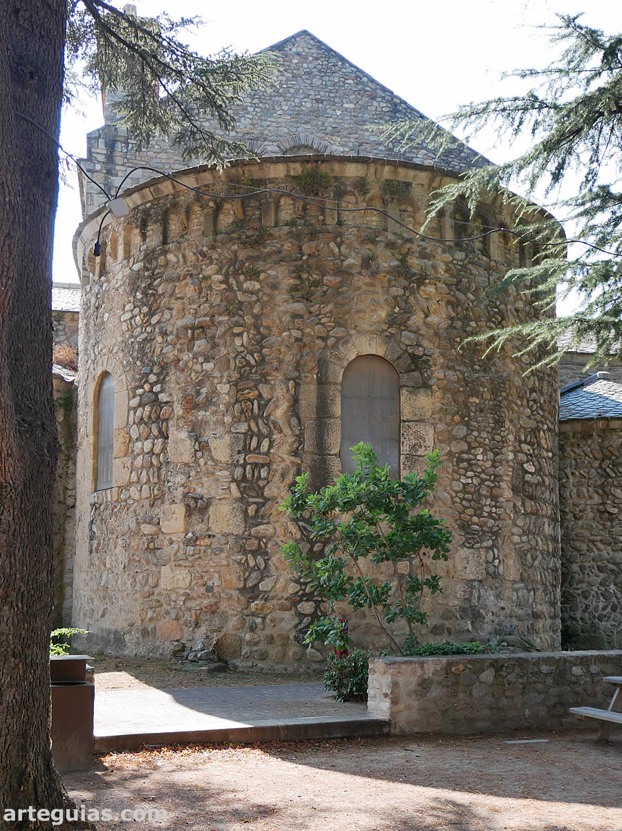Abadía de Saint-André de Sorède: ábside central de la iglesia románica