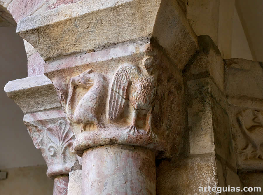 Capitel zoomorfo