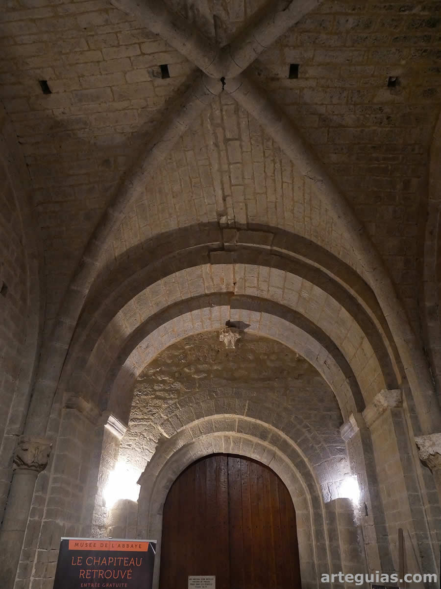 Interior del n&aacute;rtex