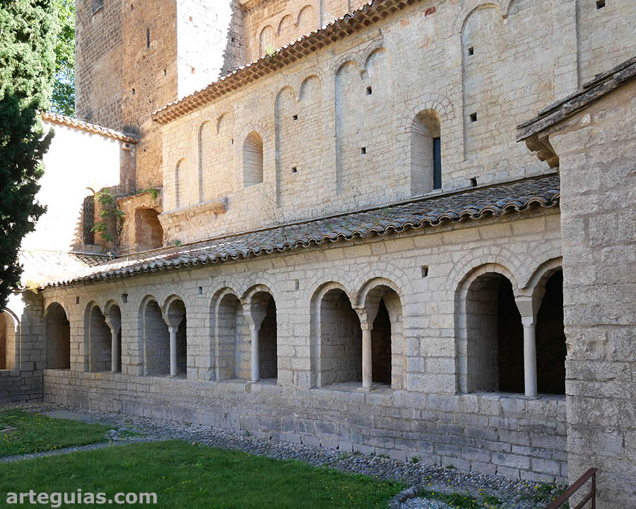 Panda del claustro rom&aacute;nico lombardo