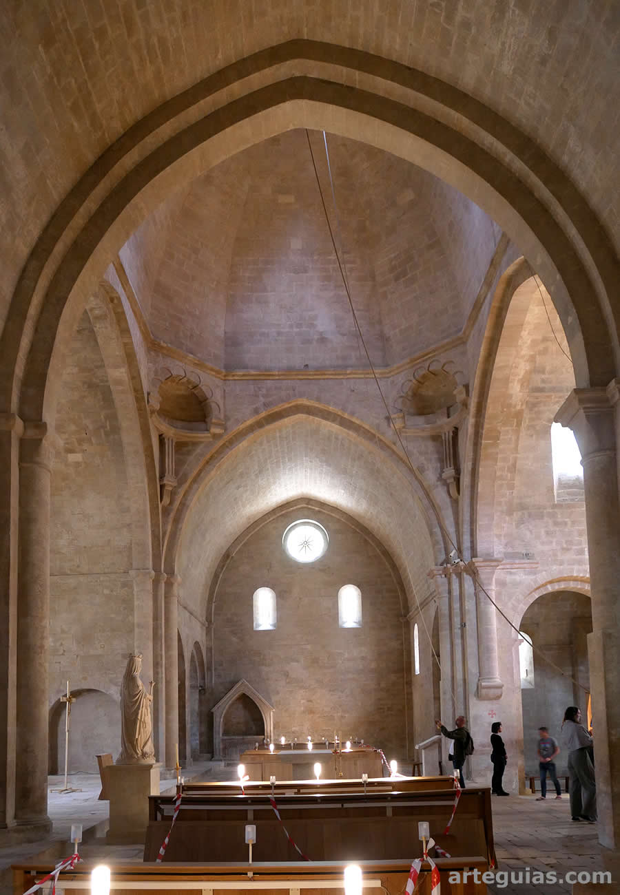 Iglesia de la Abadía de Sénanque : transepto