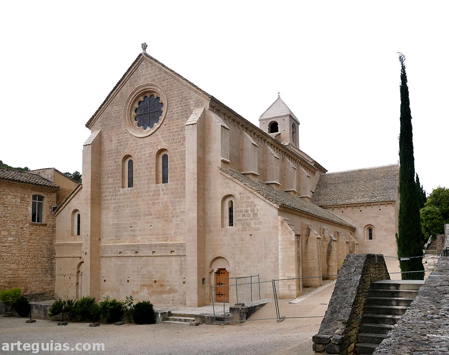Abadía de Sénanque: iglesia desde el oeste