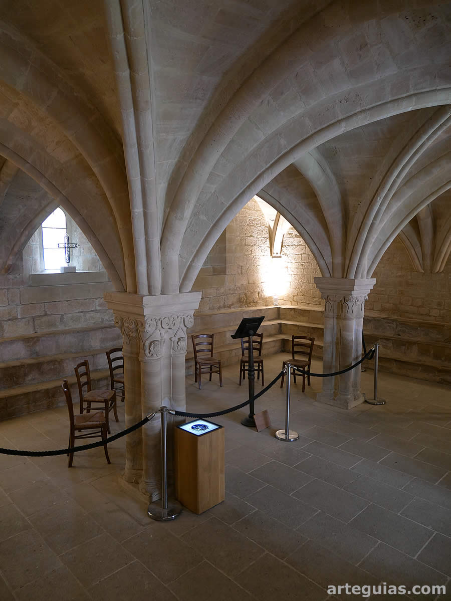 Arquerías, bóvedas y apoyos de la sala capitular