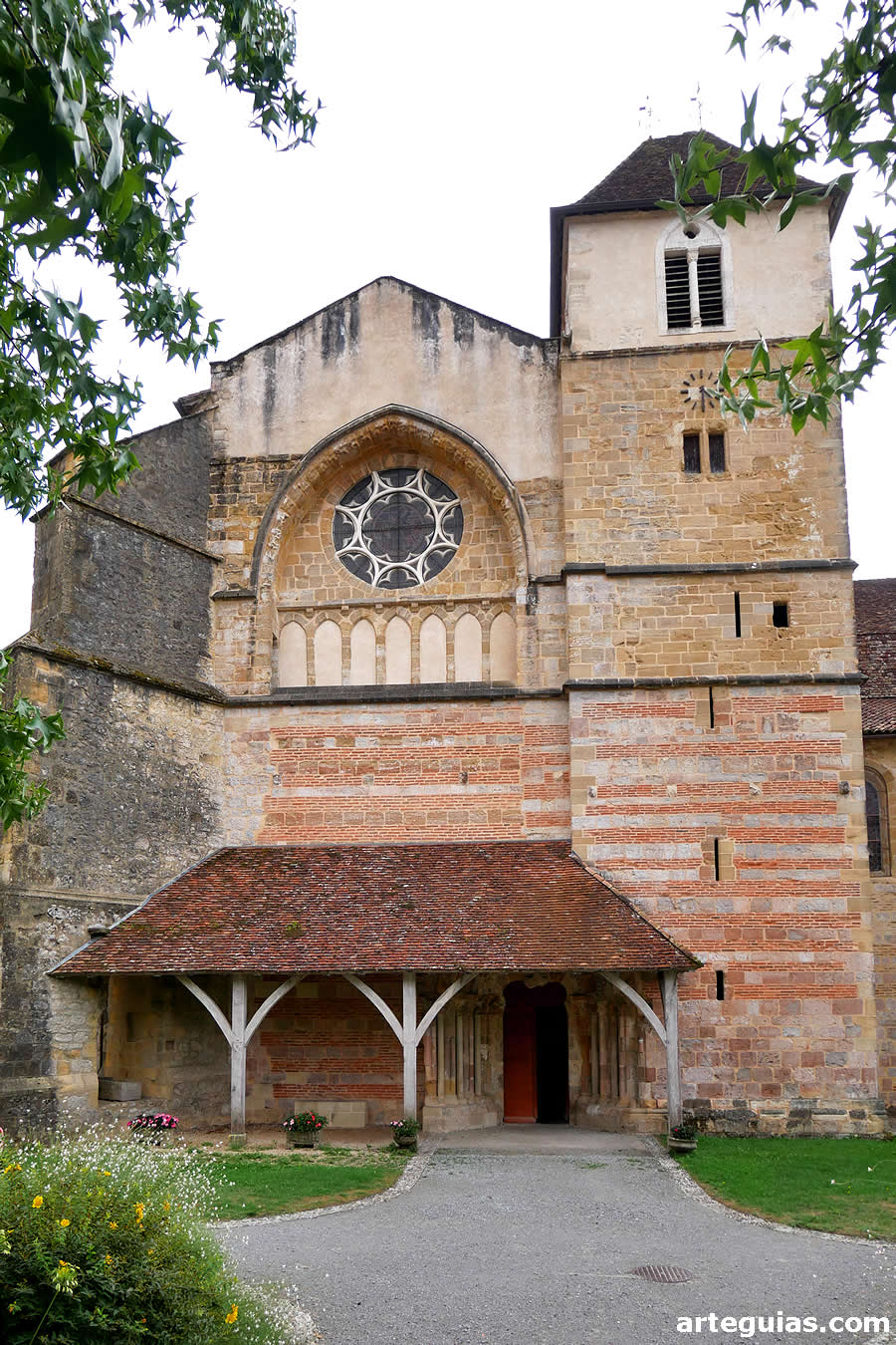 Iglesia de la Abadía de Saint-Jean-Baptiste de Sorde, Francia