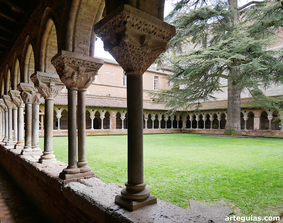 Claustro de la Abad&iacute;a de Moissac, Francia