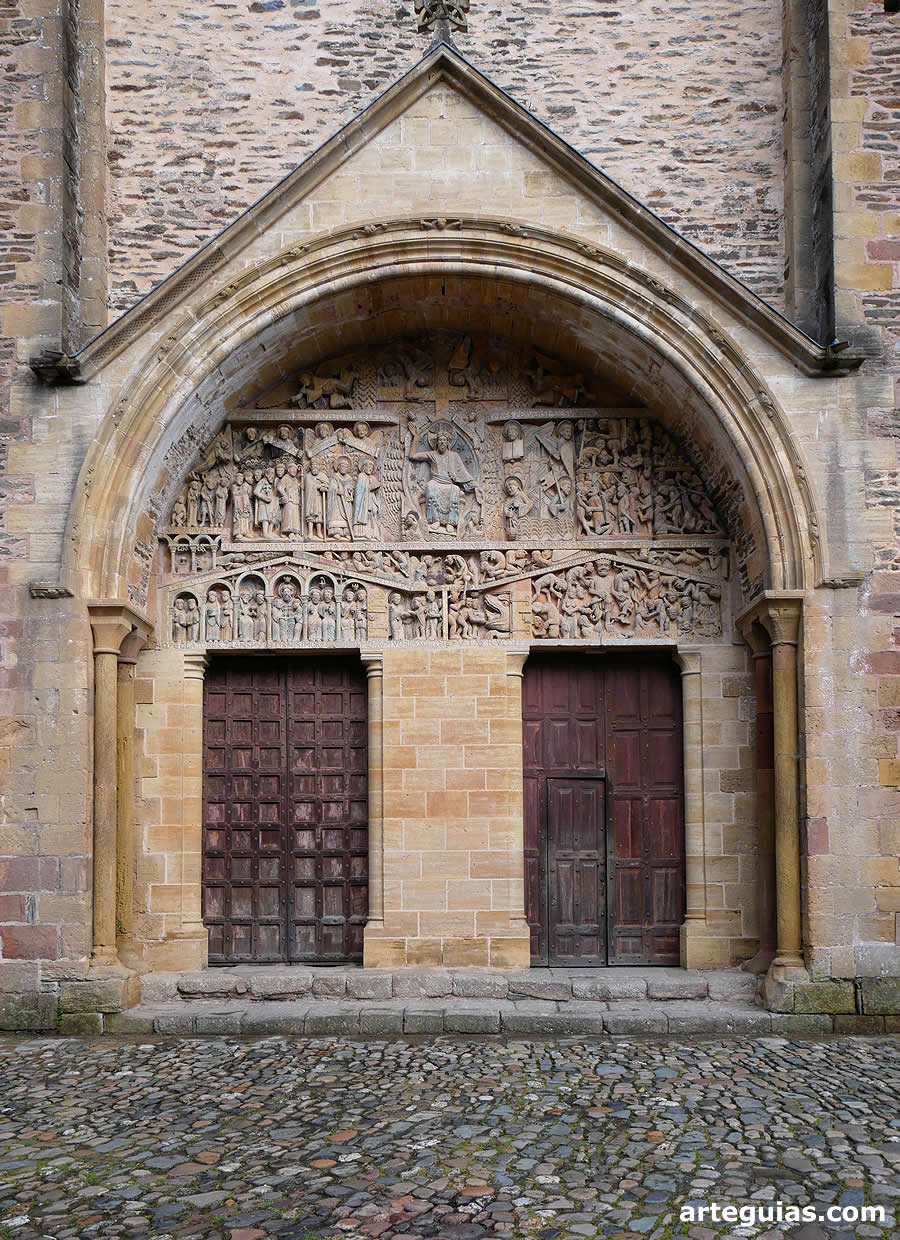 Portada de la Abadía de Conques
