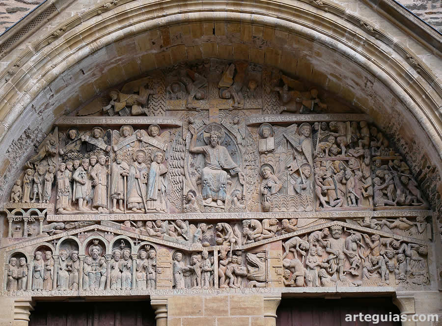 El tímpano de Conques: celebérrima obra románica que da prestigio a la abadía
