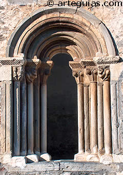 Ventanal de la iglesia de Lezama