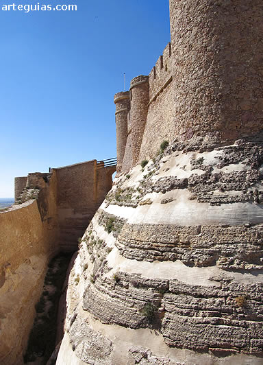 El tama&ntilde;o del foso es ciertamente espectacular