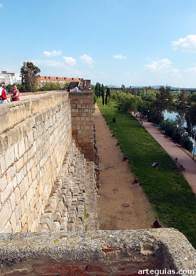 Muralla de la Alcazaba de M&eacute;rida