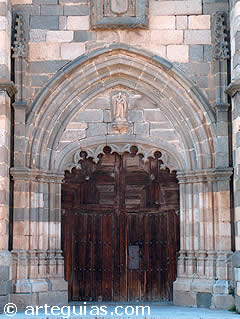 Puerta sur de la iglesia de San Mart&iacute;n. Bonilla de la Sierra, &Aacute;vila