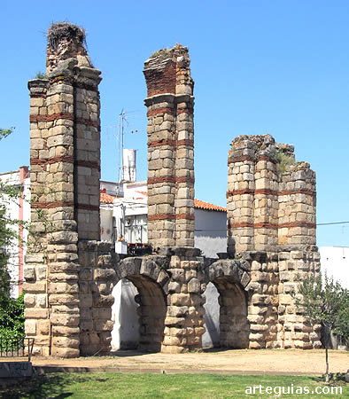 Acueducto de San L&aacute;zaro
