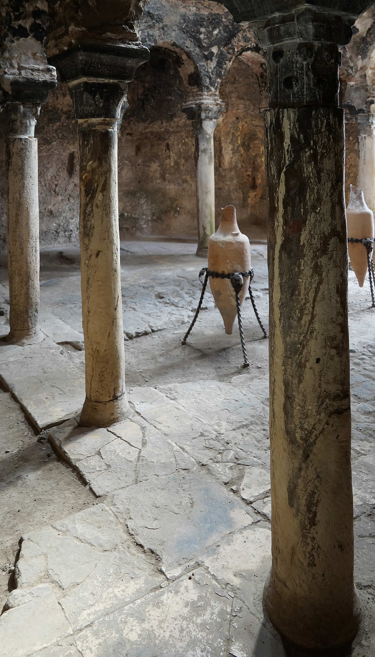 Columnas que soportan los arcos de herradura