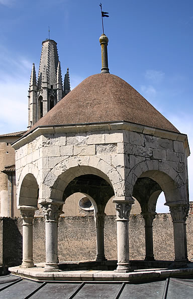 C&uacute;pula que remata la linterna superior del apodyterium de los Ba&ntilde;os &Aacute;rabes de Girona