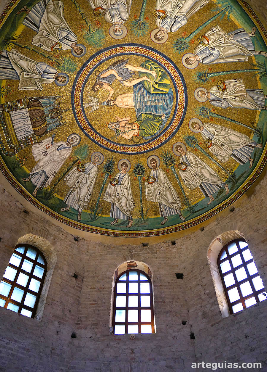 Interio del baptisterio