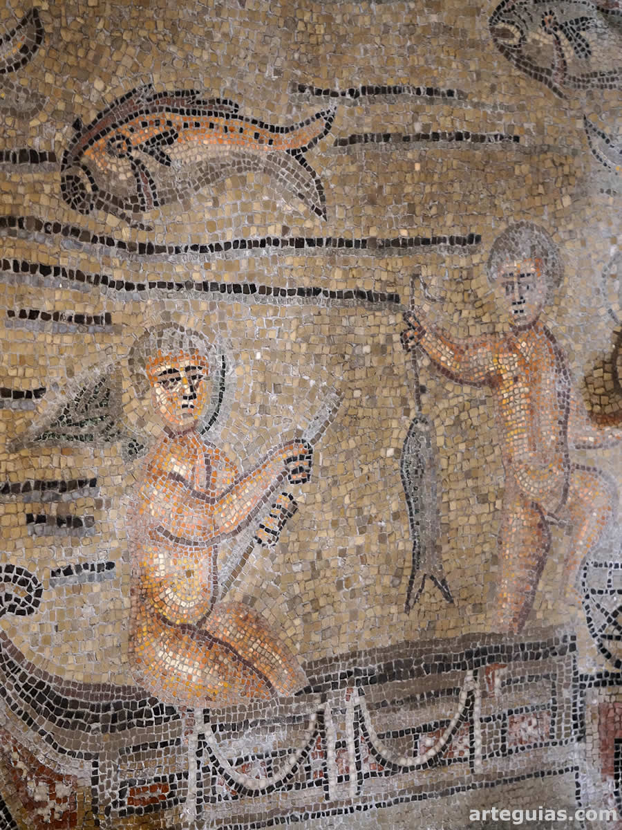 Escena marinera en los mosaicos. Basílica de Aquilea