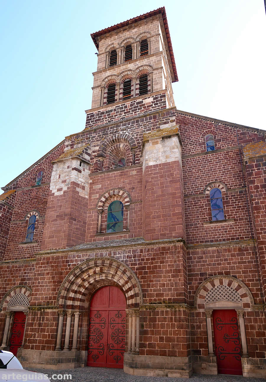 Fachada reconstruida en el siglo XIX