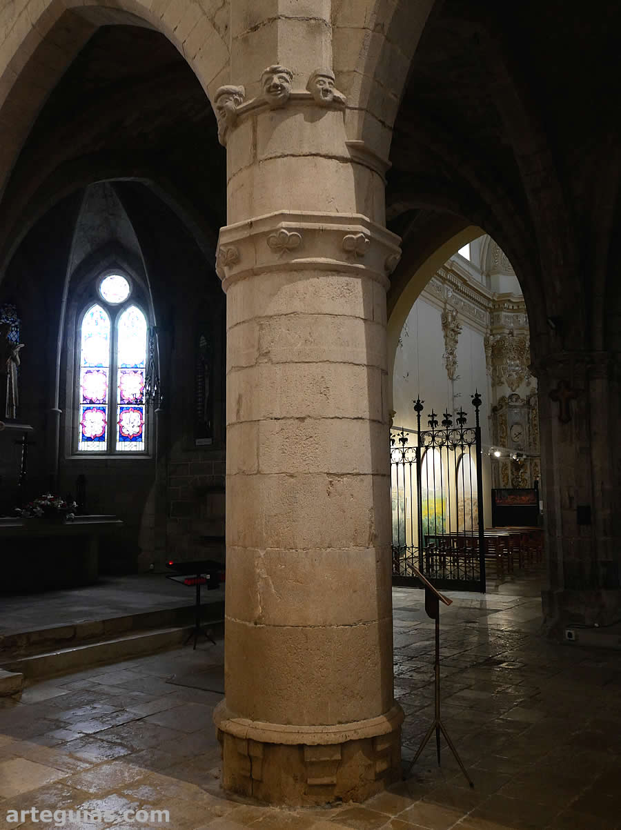 Interior de la Basílica de Castelló d'Empúries