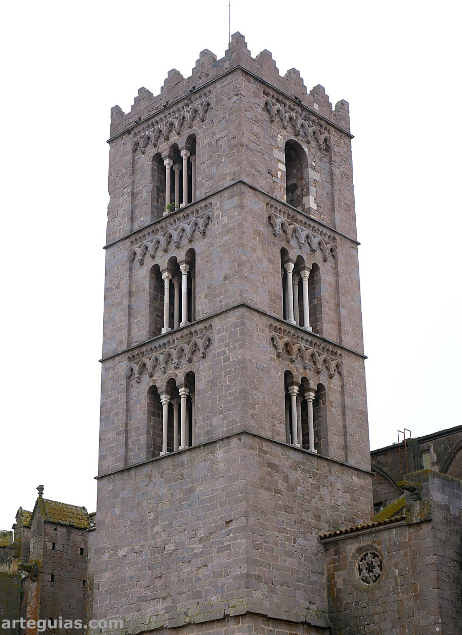 Torre campanario