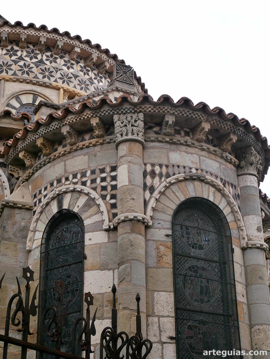 Una de las capillas radiales de la cabecera