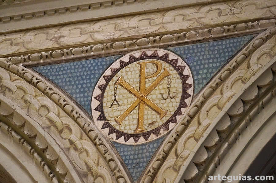 Enjuta de los arcos con un crism&oacute;n pintado