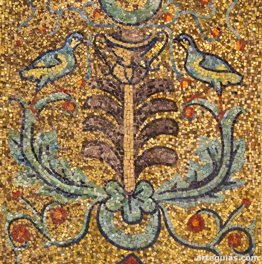 Mosaico de aves bebeiendo de una planta