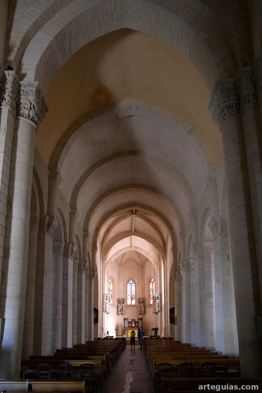 Iglesia alta o superior de la Basílica de San Eutropio de Saintes