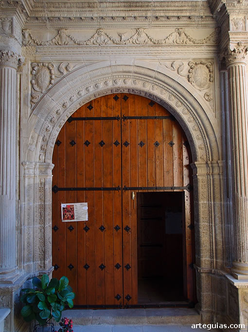 Puerta de la Bas&iacute;lica de la Virgen de la Pe&ntilde;a, Graus