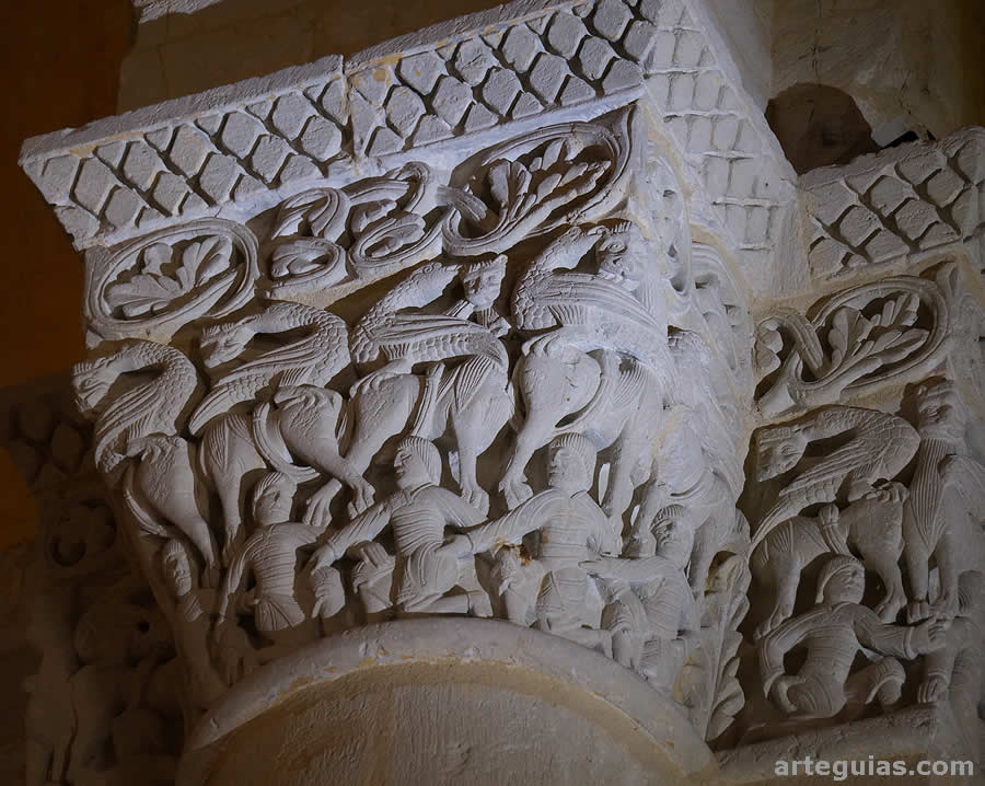 Capitel románico del transepto