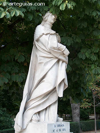 Do&ntilde;a Urraca. Estatua en el Parque del Retiro de Madrid