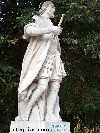 Estatua de Enrique II en el Parque del Retiro de Madrid