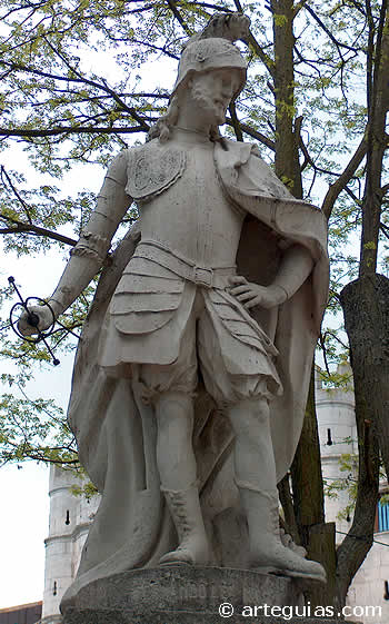 Fernando I el Magno. Estatua en Burgos