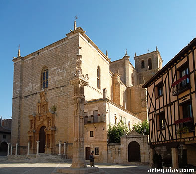 Iglesia de Santa Ana. Parroquial de Pe&ntilde;aranda de Duero. Antigua colegiata