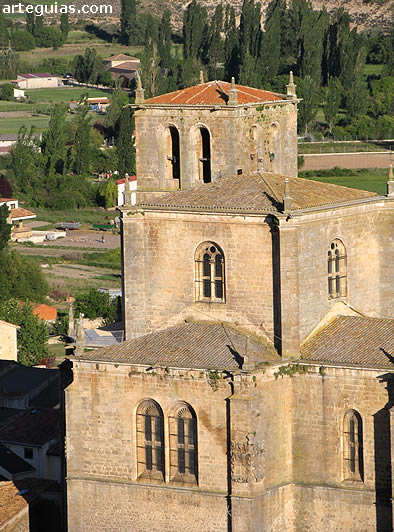 Naves, cimborrio y torre de la ex-colegiata de Santa Ana