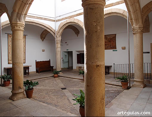 Patio del Palacio de Carvajal, Cáceres