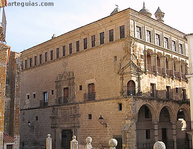 El Palacio de los Carvajal Vargas o del Duque de San Carlos, Trujillo