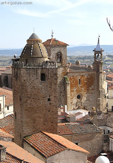 Casco antiguo de Trujillo, repleto de torres, palacios e iglesias